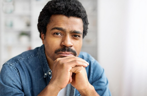 Marcus Webb — Oraneum Advisor